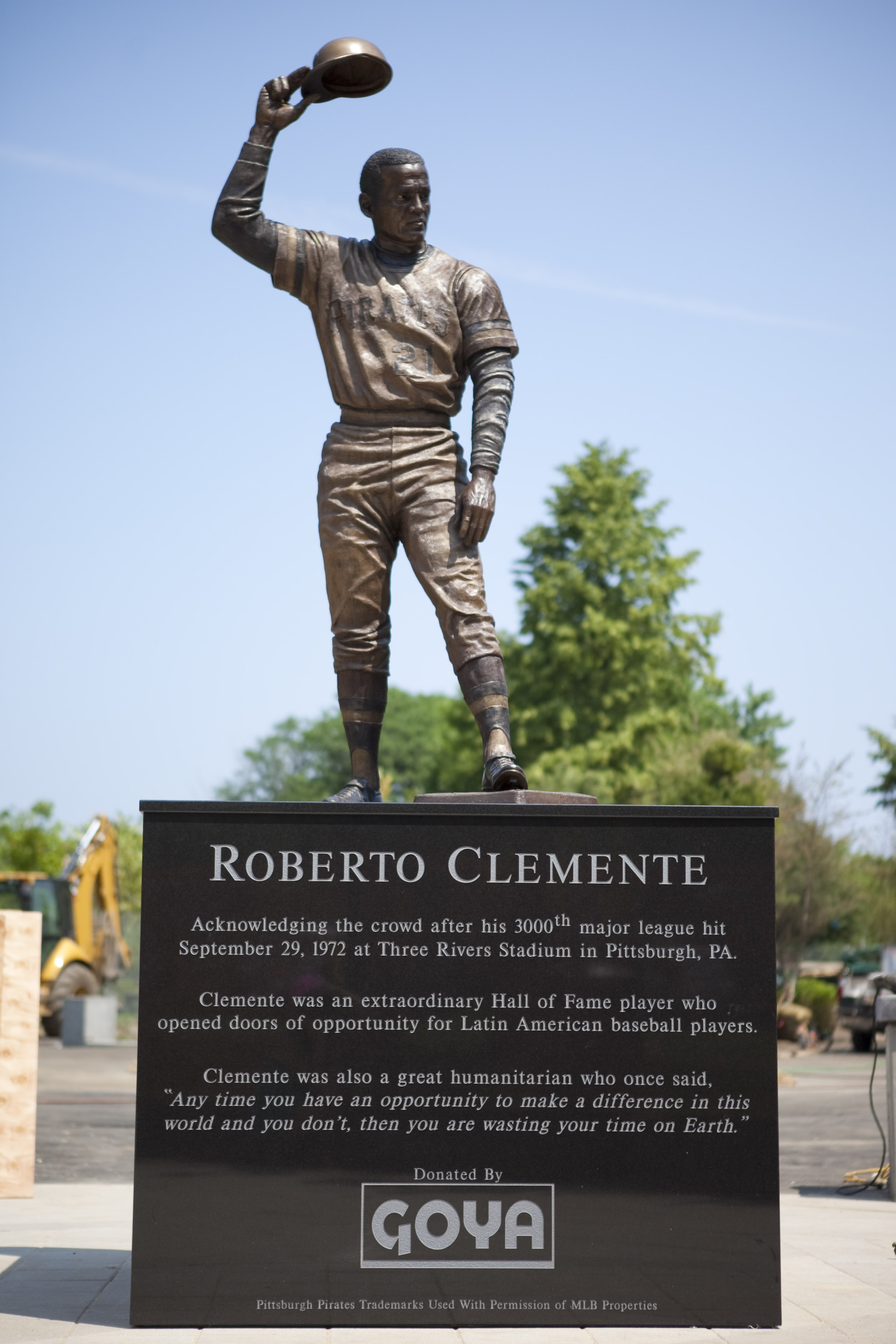 Roberto Clemente - Downtown Renown - Downtown Pittsburgh