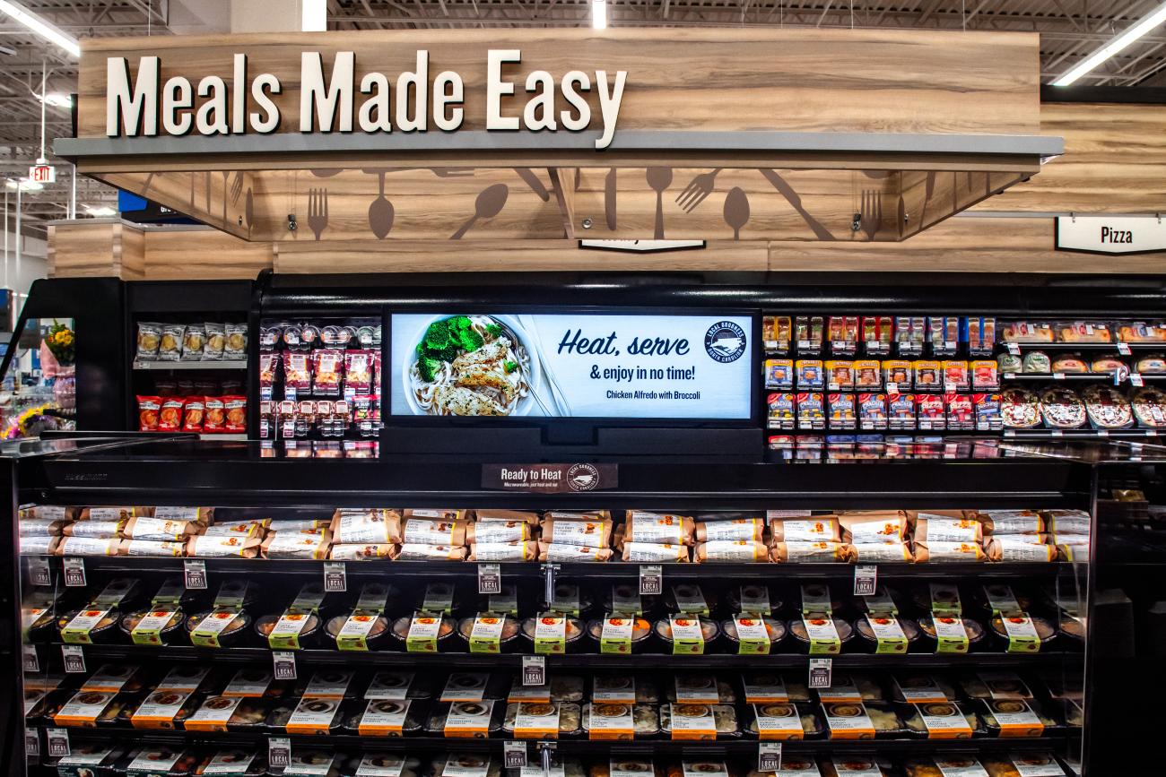 Food Lion meal area