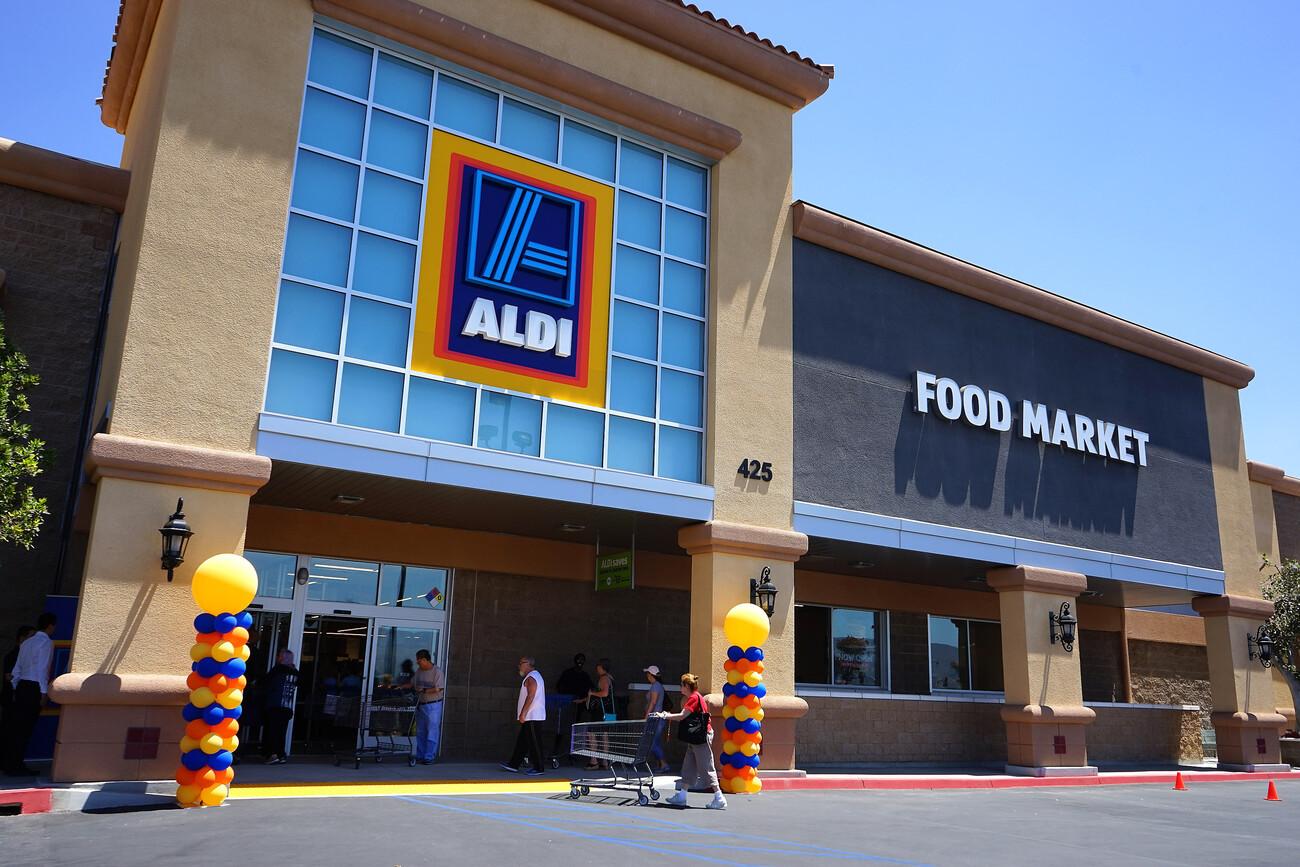 SIMI VALLEY - JUN 16: Aldi Store grand opening on June 16, 2016 in Simi Valley, California.  Aldi is a low price grocery outlet that is rapidly expanding in the USA.; Shutterstock ID 449755750