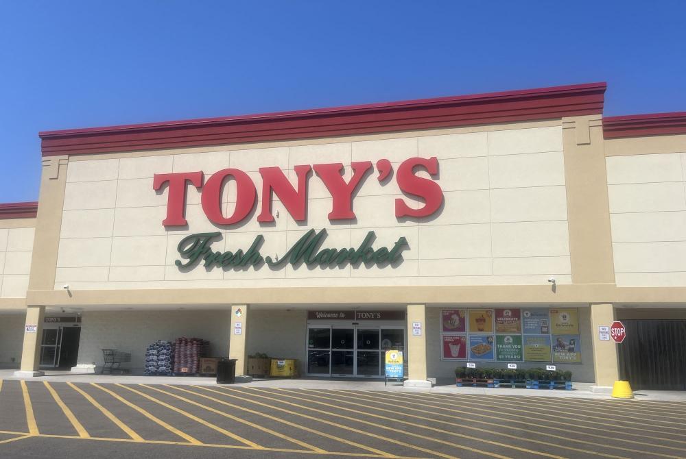 Tony's Waukegan facade