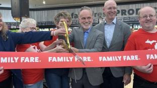 FF ribbon cutting Holland