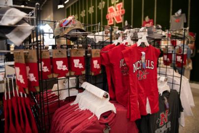 Rouses Market Debuts Collegiate-Themed Grocery