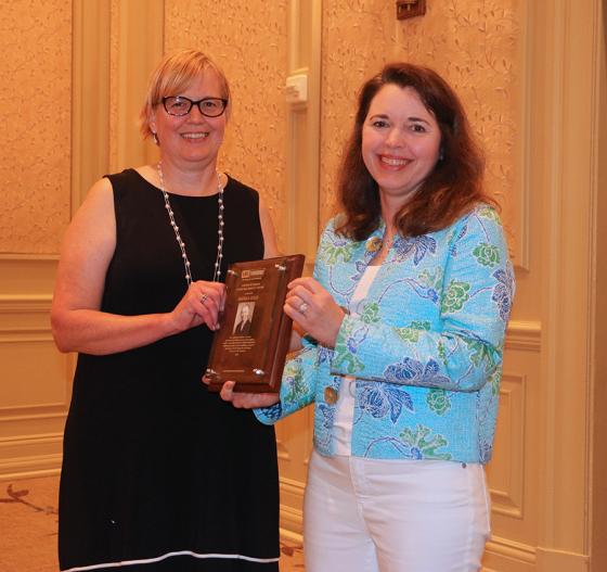 FMI Gives Consumer Service Award to USDA Official Andrea Gold SNAP