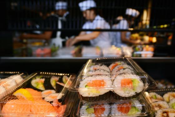 From Poké Bowls to Creating Theater: Sushi Guru Shares Tips for Grocerant Success
