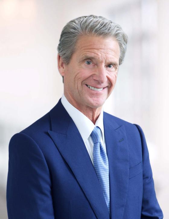 Donald Knauss Honored by Grocery Manufacturers Assoc.