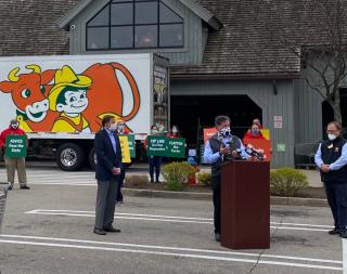 Kroger Co. and Albertsons Also Back the Growing Food Retail Push