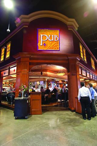 Before the pandemic, in-store dining rooms (restaurants, food halls, etc.) dominated the focus of retail foodservice projects. Today, the pandemic has forced retailers to rethink that focus. In June, Wegmans Food Markets permanently shuttered its Pubs.