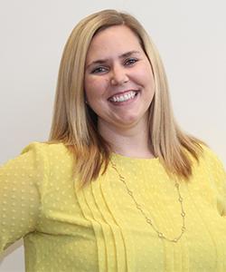 LINDSAY GRAY VP, Corporate Controller, Grocery Outlet Age 36