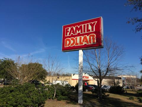 Dollar Tree Hopes Store Revamps Will Reverse Sagging Family Dollar Sales Dollar General Dollar Stores
