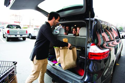 Lowes Foods Adds FlyBuy Tech for Faster Grocery Pickup