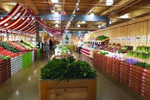 Inside the New Stew Leonard's, a Master of Fresh Farmer's Market