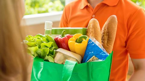 Why Robotics and Curbside Pickup Won’t Save Grocers