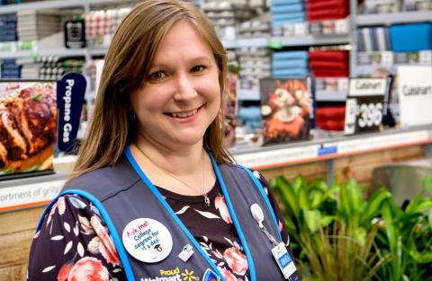 Walmart Graduates 1st Class of Degree-Earning Employees