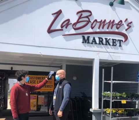 Here's the First Grocer to Require Shopper Temp Checks