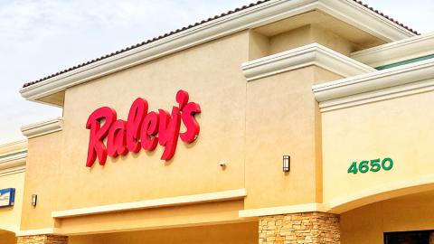 Raley’s Offers New Pandemic Bonuses to Workers