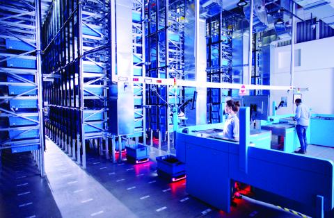 Fabric is helping FreshDirect set up its MFC operation — technology critical to the online grocer as it continues to expand, thanks to ongoing demand from consumers for various products, including refrigerated items.