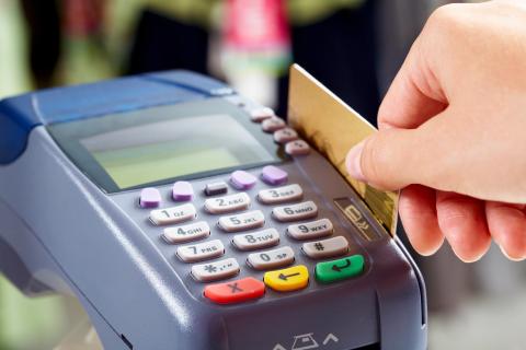 Retailers Hail Investigation of Visa Debit Card Routing Practices