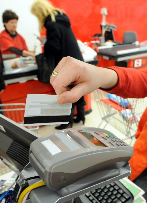 NGA Backs Fed’s Proposed Changes to Debit Transaction Requirements