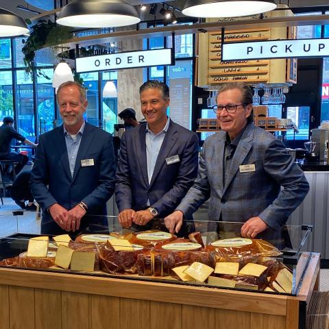Dom’s Kitchen & Market Welcomes Shoppers in Chicago to New Food Emporium