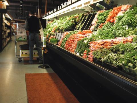 Independent Grocers Play Key Role in Boosting U.S. Economy National Grocers Association