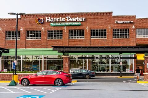 Harris Teeter Partners With Lyft on Rides for Vaccine Appointments
