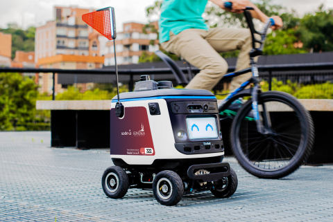 3 Universities Rolling Out Robot Food Delivery Kiwibot Sodexo Gonzaga University