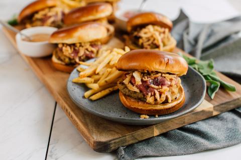 Dream Dinners Partners With DoorDash Thanksgiving Burgers