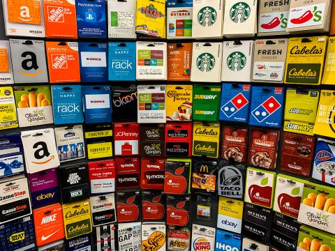 Why Grocers Should Start Promoting Gift Cards Earlier for Holidays