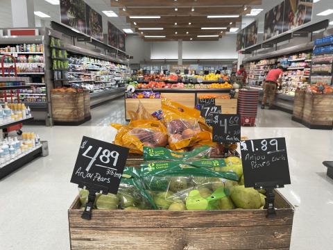 Five ways grocers can win over produce shoppers amid inflation