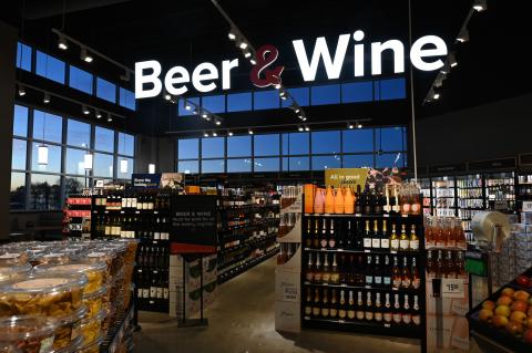 Beer & Wine Eatery Giant Co. Philadelphia Main Image