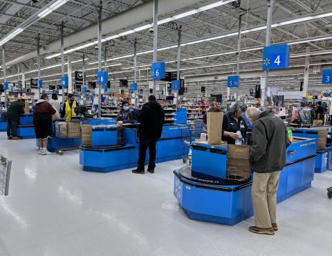America’s Biggest Retailer Cuts Profit Outlook Amid Rising Food Prices