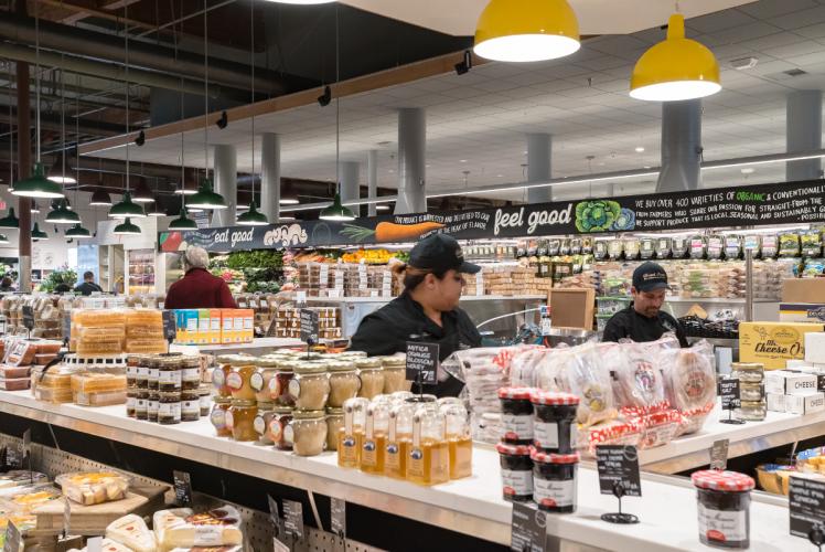 L.A.'s Best Fancy Grocery Store Is This Bristol Farms in the Valley