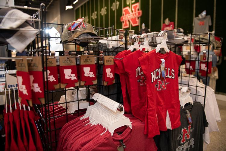 Rouses Market Debuts Collegiate-Themed Grocery