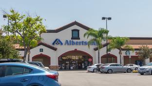 Albertsons Warehouse Workers Vote to Strike