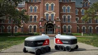 More Food Robots Enroll at College 