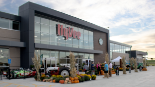 Hy-Vee Dazzles Iowans With New Prototype