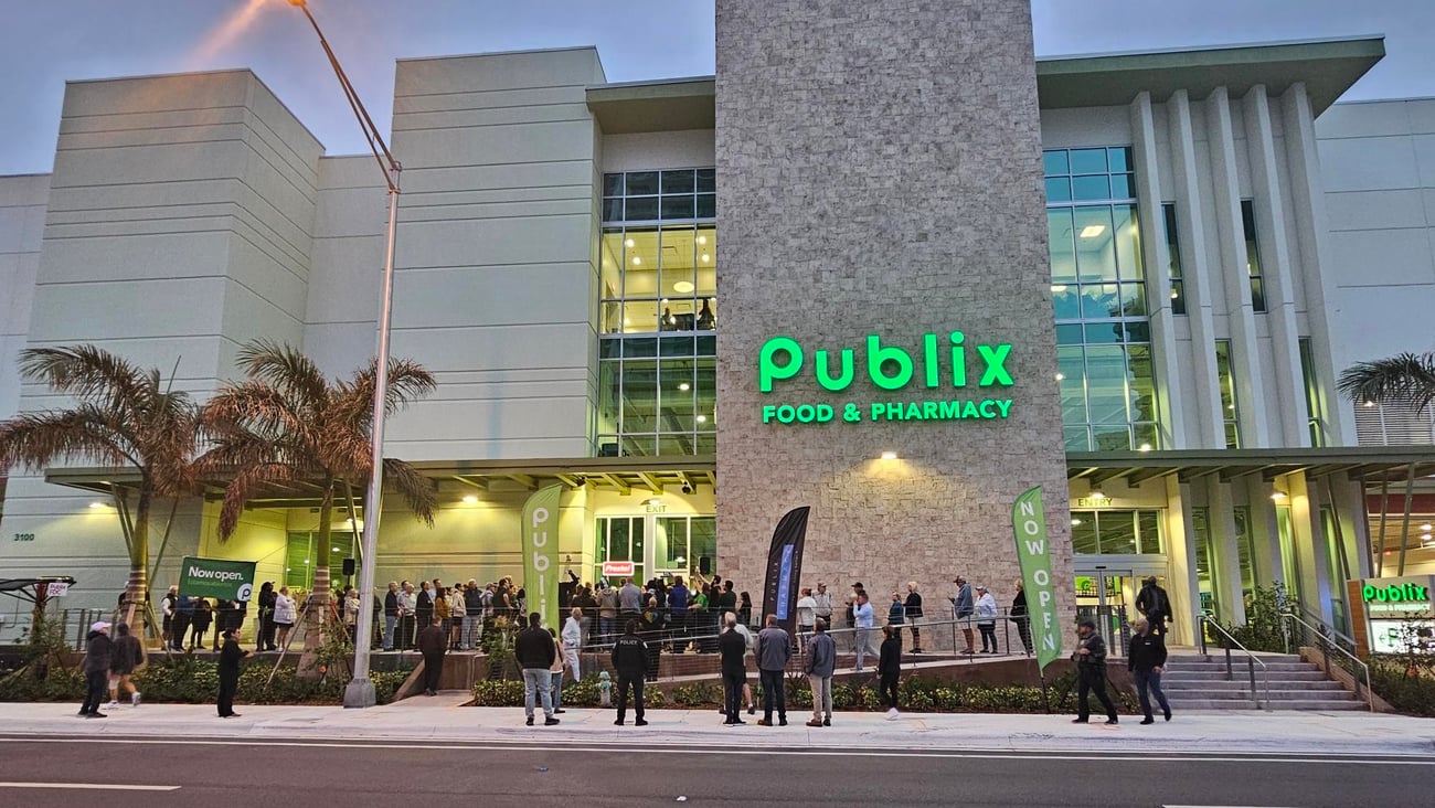 Publix Hollywood facade