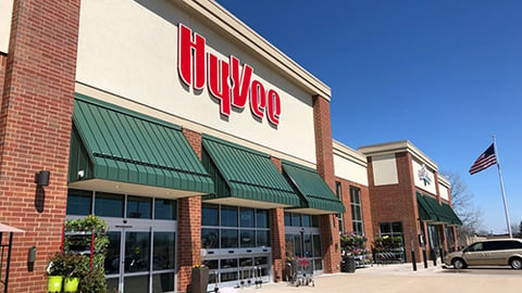 Hy-Vee to Distribute 3 Million Masks to Shoppers