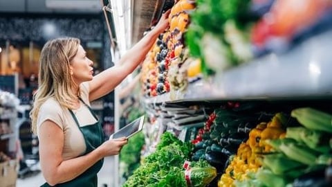 Natural Grocers Raises Employee Wages 