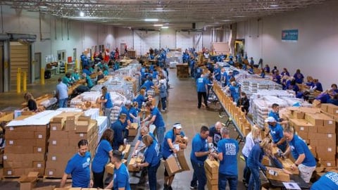 Hy-Vee, Food Lion Support Their Local Food Banks