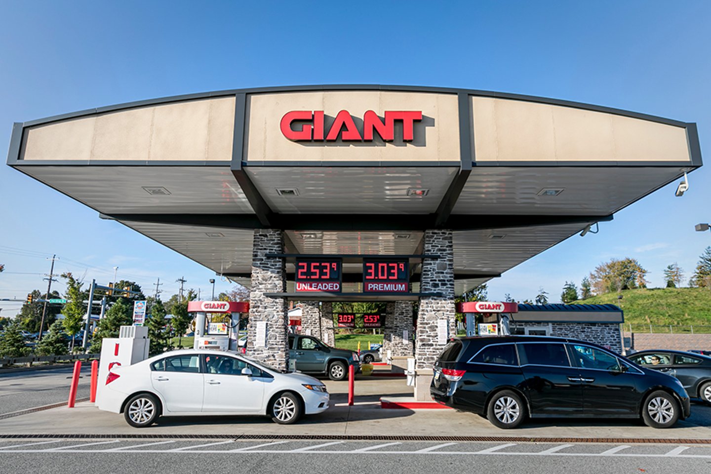 Giant Food Stores Marks Opening of 100th Fuel Station