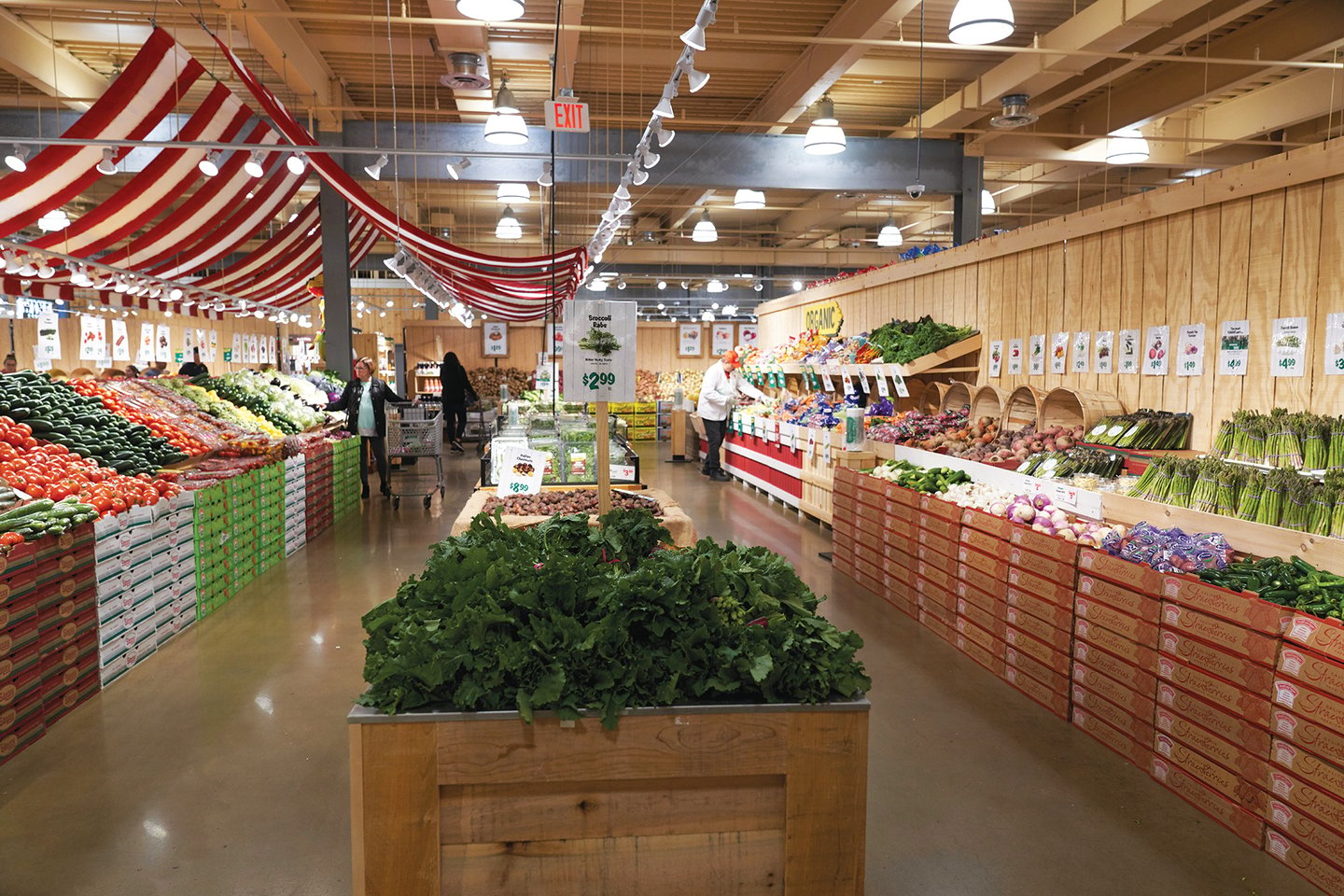 Inside the New Stew Leonard's, a Master of Fresh Farmer's Market