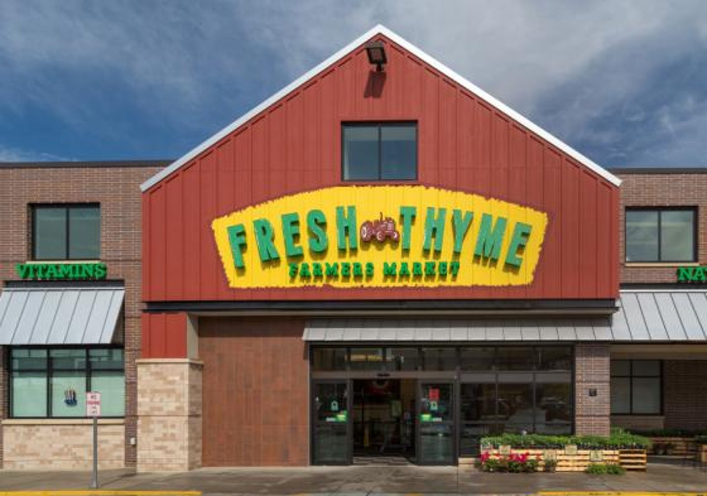 Fresh Thyme Steps Up Pandemic Safety Efforts