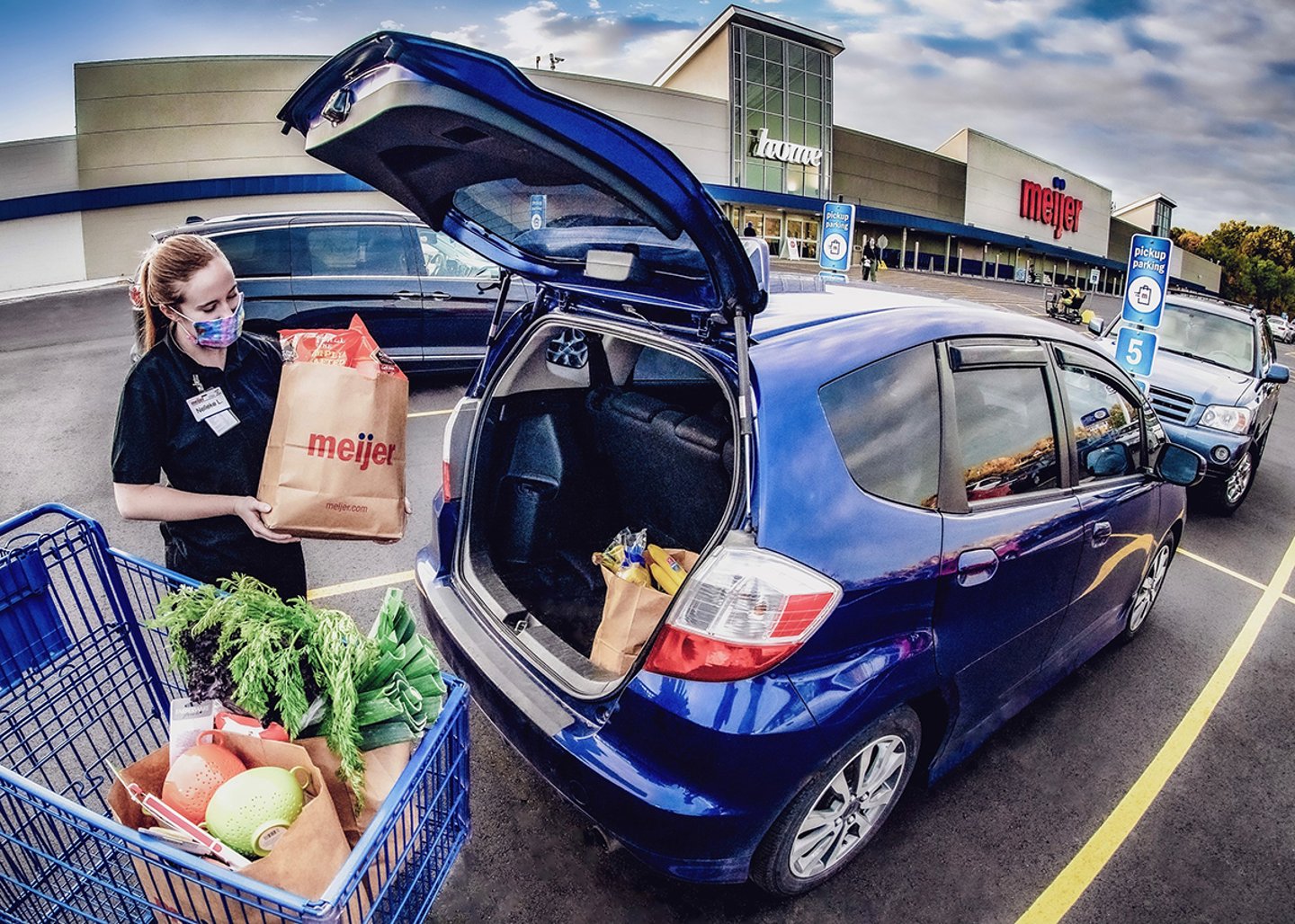 Meijer Eliminates Pickup Service Fees