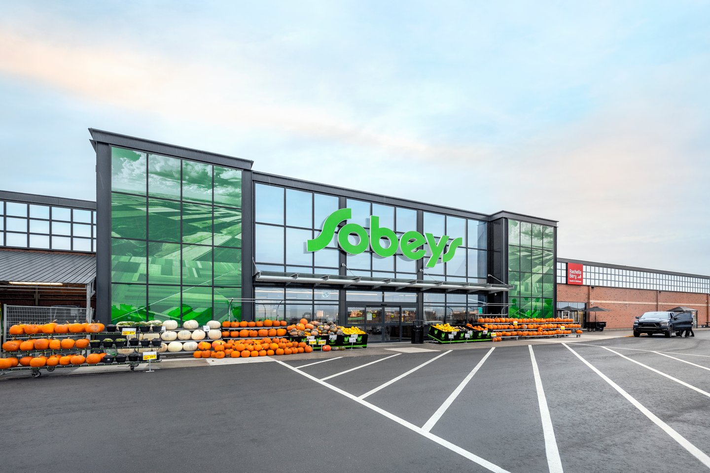 Sobeys Opens 1st Flexstore in North America Interstore | Schweitzer