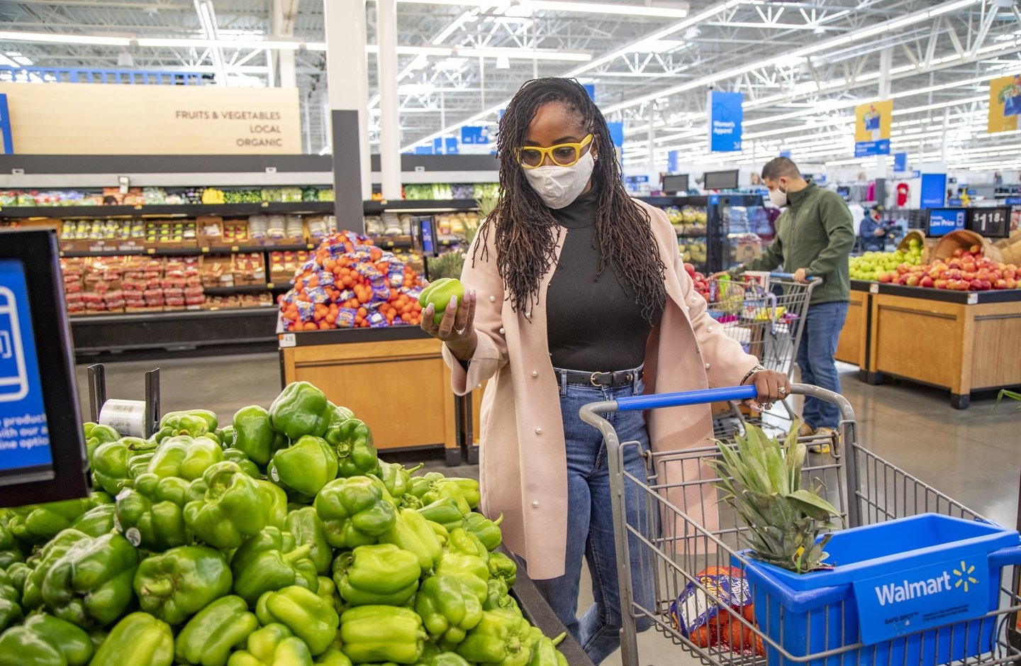 Walmart Expects Happy Holiday After Food Sales Surge