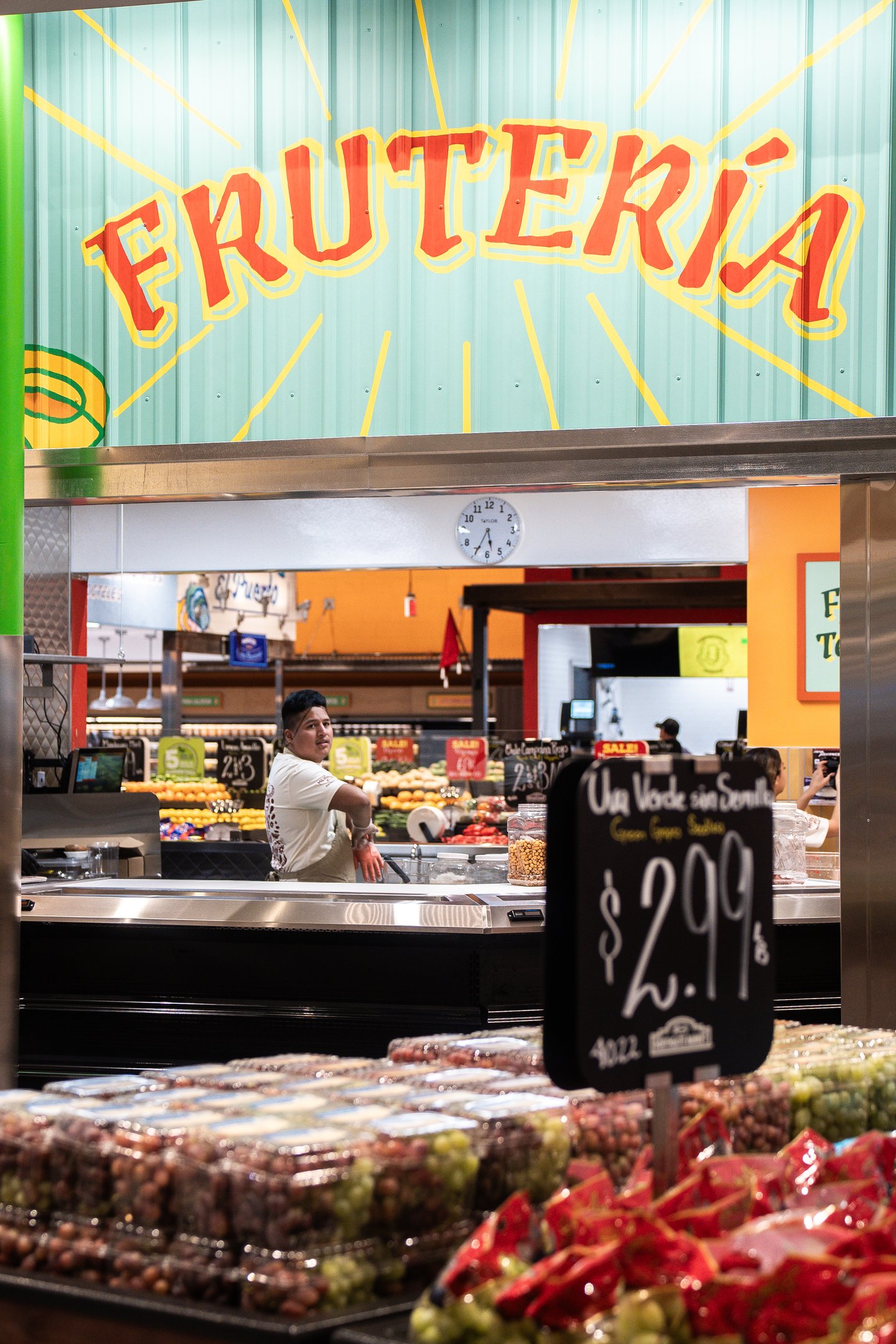 Mercado Gonzalez Fruteria Carousel