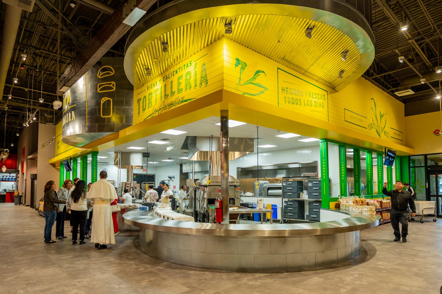 Mercado Gonzalez Tortilleria Carousel