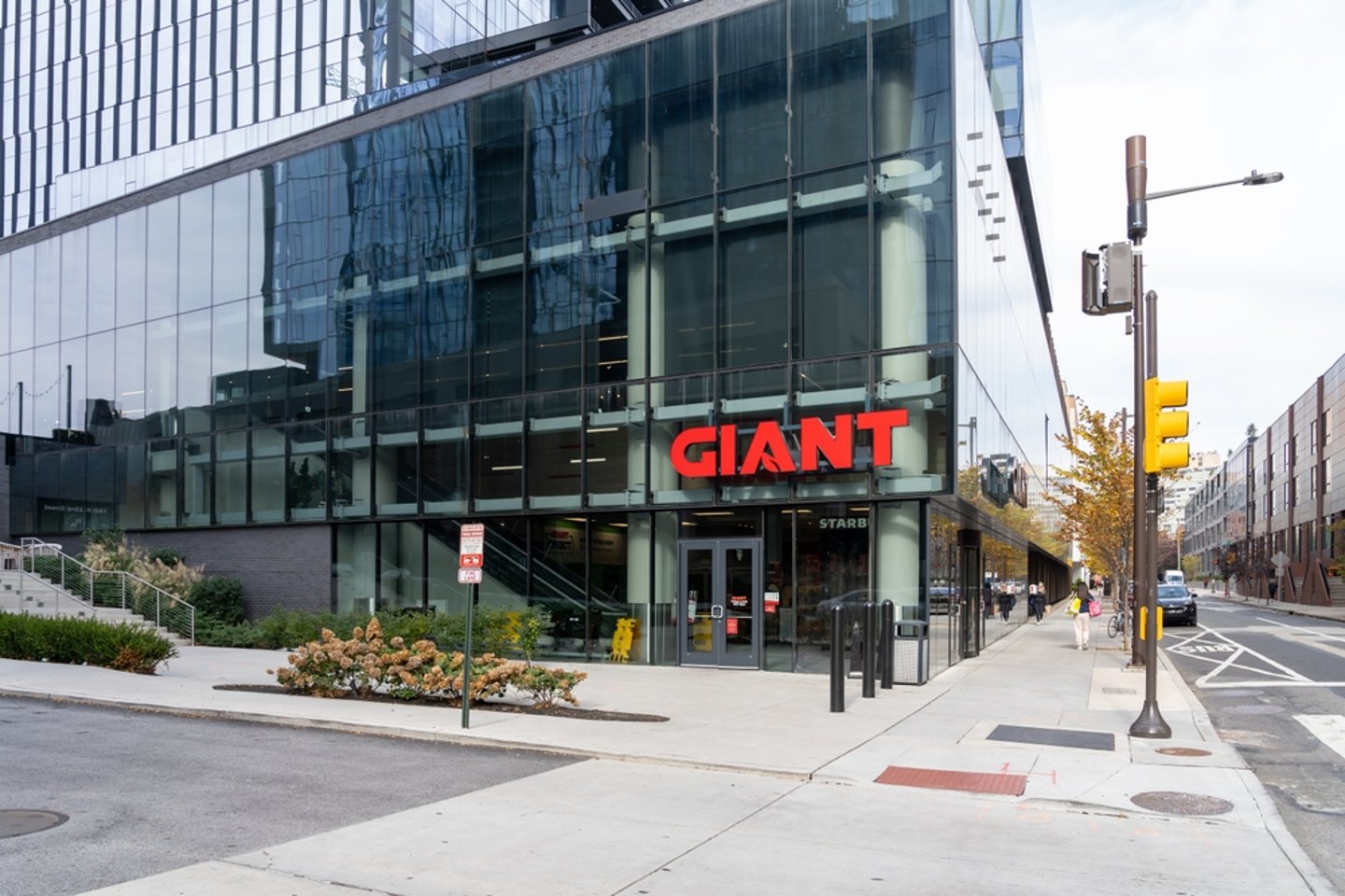 Giant Co. Store Philadelphia Main Image