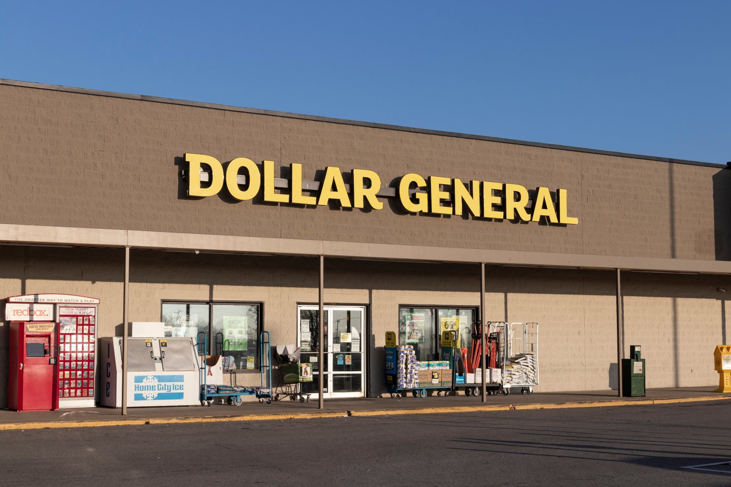 Dollar General Storefront Main Image